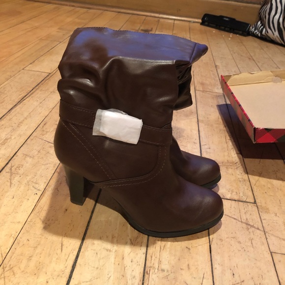 Brand new boots, never worn. - Picture 2 of 5